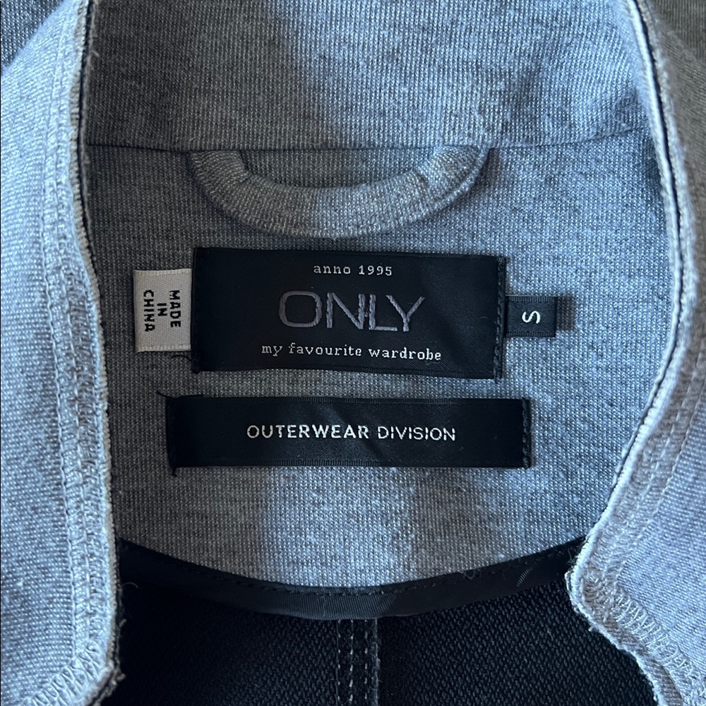 Simons — ONLY — Grey Trench Coat - Picture 8 of 8